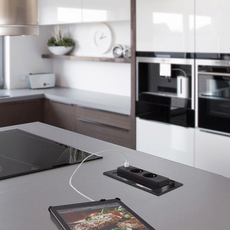 Bloc prises rotatif Noir brillant 2 prises + 1 USB