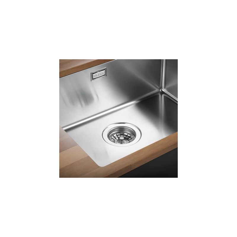 Lot Corno Basso 5, Evier encastrable avec robinetterie Arco 1