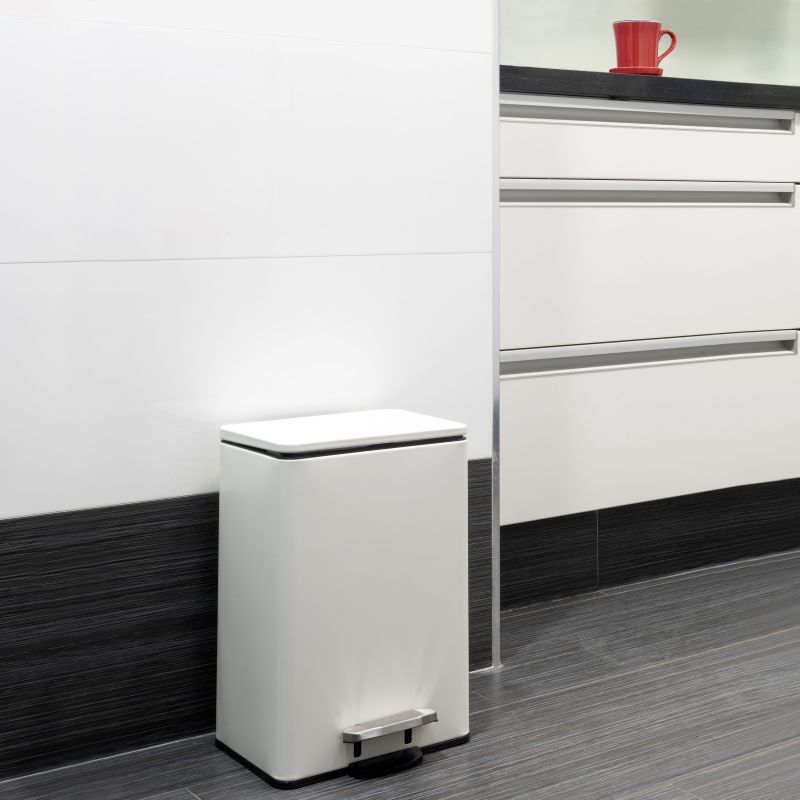 Poubelle rectangulaire extérieur avec ouverture à pédale, Blanc