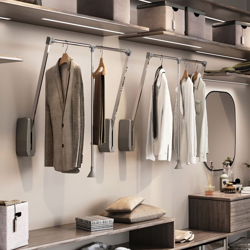 Penderie rabattable Hang à fixation murale de largeur 600 à 830 mm, Chromé