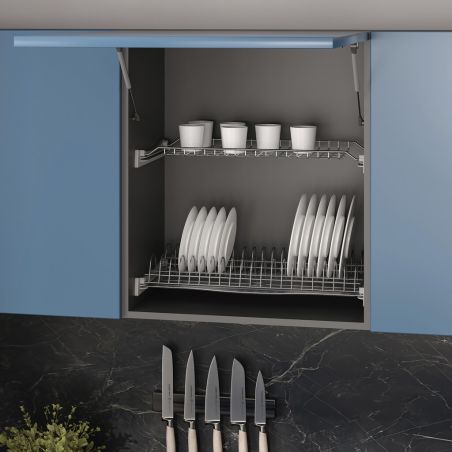 Égouttoir Suprastar pour meuble de 600mm chromé: porte d cabinet ouverte, rangée supérieure avec tasses, rangée inférieure pour