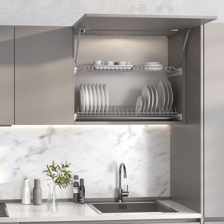 Égouttoir Suprastar chromé pour meuble 600 mm, monté dans une cuisine moderne au-dessus de l’évier avec vaisselle séchée.