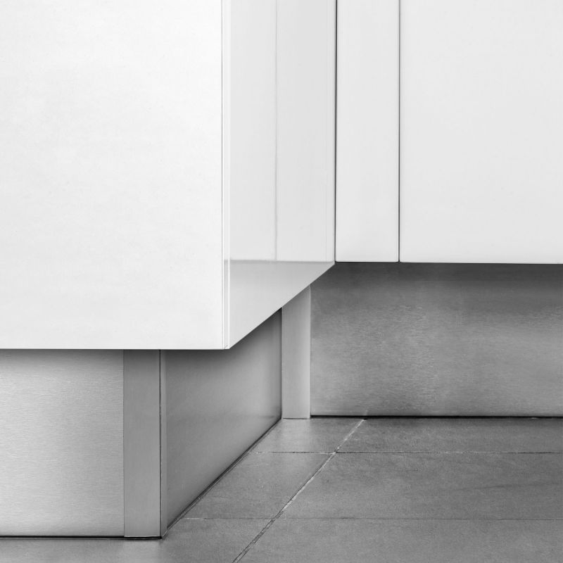 Lot de 2 plinthes de cuisine avec raccords, hauteur 100mm, longueur 2,35m, Anodisé satiné