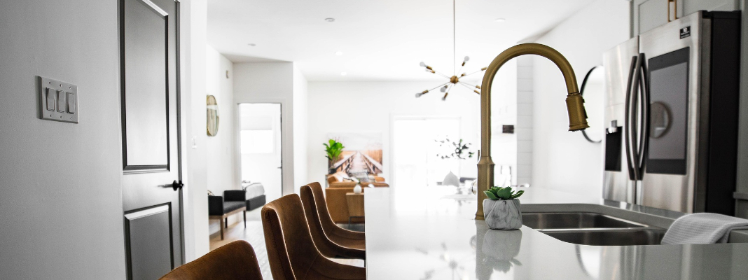 Qui sommes-nous ? Quai 702, l’expert engagé en solutions d’aménagement intérieur
