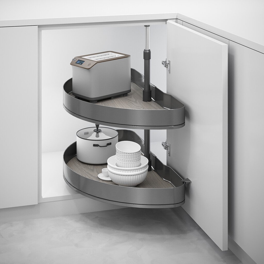 Rangement d’angle tournant dans une cuisine: étagère escamotable géométrique avec petit électroménager et vaisselle.